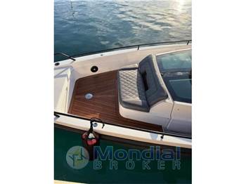 Axopar 37 XC Cross Cabin
