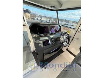 Axopar 37 XC Cross Cabin