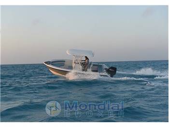 PIANTONI YACHTS 210 Center Console