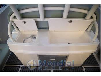 PIANTONI YACHTS 300 Center Console