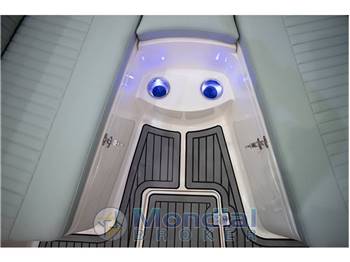 PIANTONI YACHTS 300 Center Console