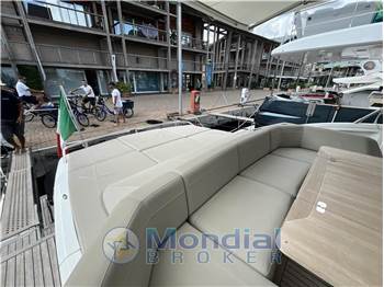 Princess Yachts S65