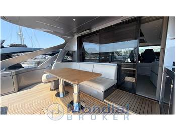 Pershing 7X