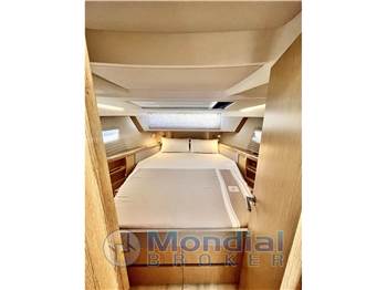 Sealine C335