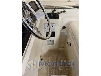 Bertram Yacht 28' Moppie