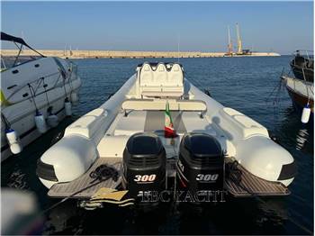 Doviboat Shuttle 120 Cabin