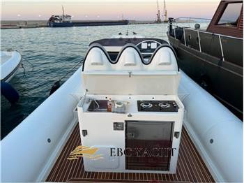 Doviboat Shuttle 120 Cabin