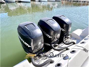 Boston Whaler 370 Oltraggio