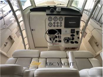 Boston Whaler 370 Outrage