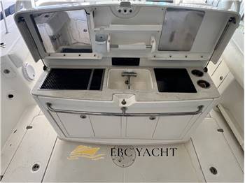 Boston Whaler 370 Outrage