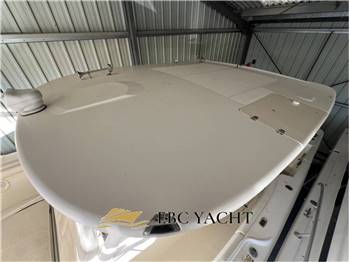Boston Whaler 370 Outrage