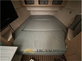 Boston Whaler 370 Outrage