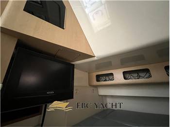 Boston Whaler 370 Outrage