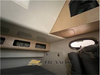 Boston Whaler 370 Outrage