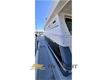 Mochi 56 Flybridge