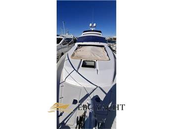 Mochi 56 Flybridge
