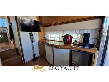 Mochi 56 Flybridge