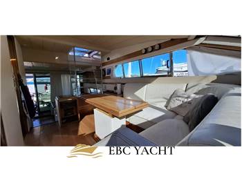 Mochi 56 Flybridge