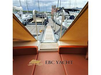 Ferretti 48 Fly