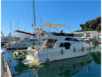 Ferretti 48 Fly
