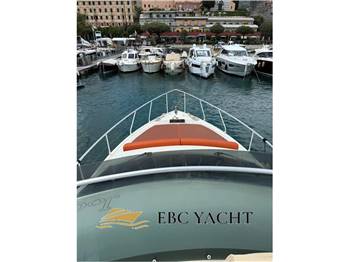 Ferretti 48 Fly