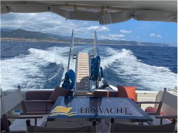 Ferretti 48 Fly