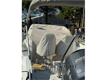 Jeanneau Cap Camarat 7.5 WA