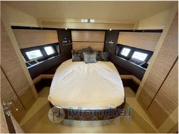 Azimut 53 fly