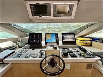 Monte Carlo Yachts MCY 96 Fly