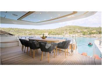 Monte Carlo Yachts MCY 96 Fly