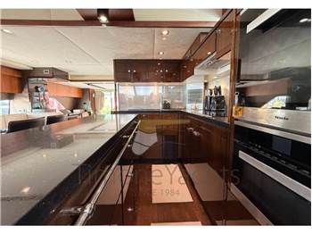 Fairline SQUADRON 78
