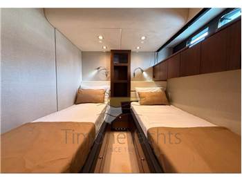 Fairline SQUADRON 78
