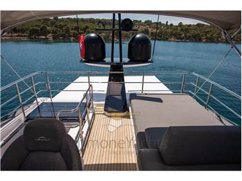 Azimut S7