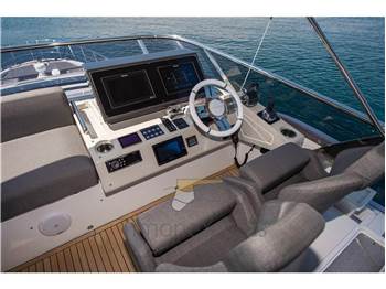 Azimut S7