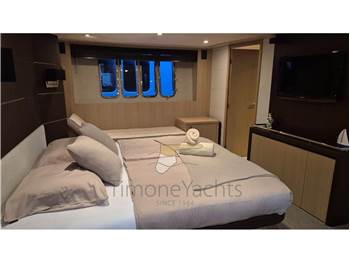 Princess Yachts V78