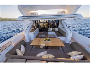 Princess Yachts V78