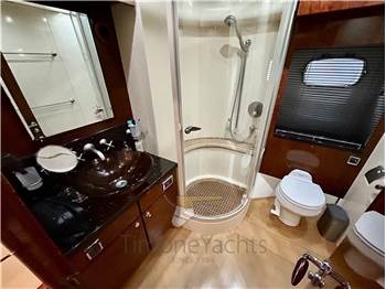 Fairline SQUADRON 74