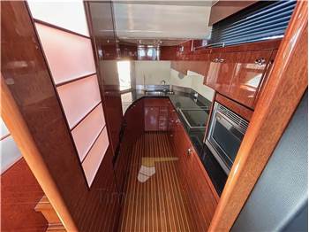 Fairline SQUADRON 74