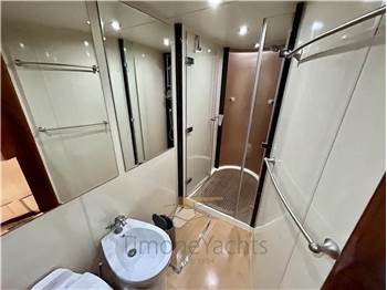 Fairline SQUADRON 74