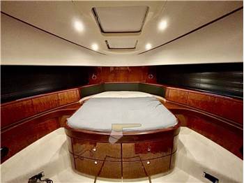 Fairline SQUADRON 74