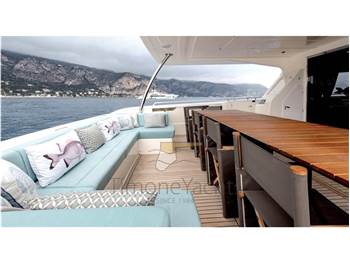Ferretti Yachts 960