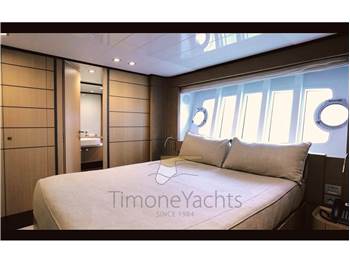 Ferretti Yachts 960