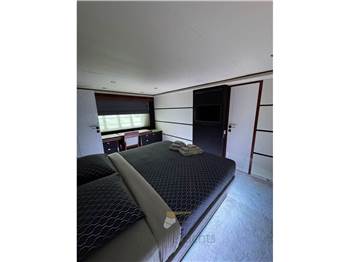 Princess Yachts V 85
