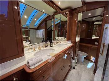 Benetti 85 Legend