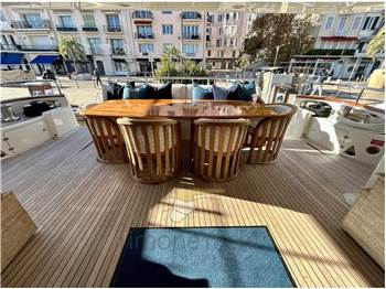Benetti 85 Legend