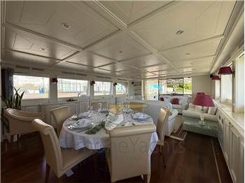 Custom Line Navetta 30