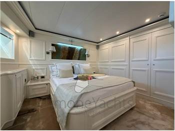 Custom Line Navetta 30