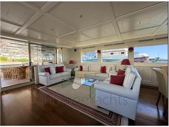 Custom Line Navetta 30