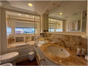Custom Line Navetta 30