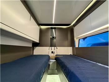Azimut S8